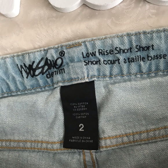 Mossimo Low Rise Ripped Jean Shorts - Picture 4 of 4